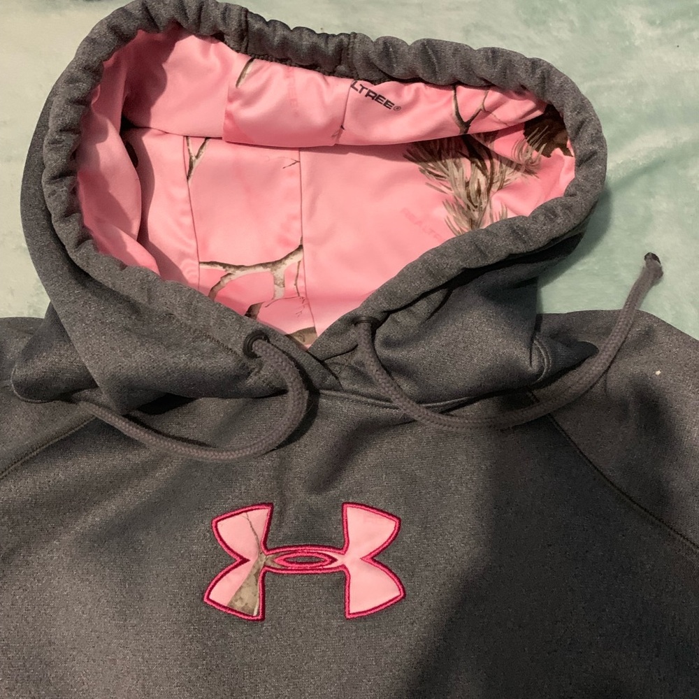 Under Armour Pink Camo Hoodie Medium